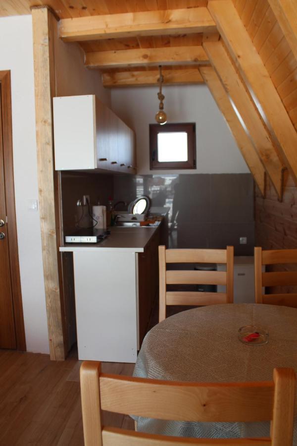 Three Houses Жабляк Экстерьер фото