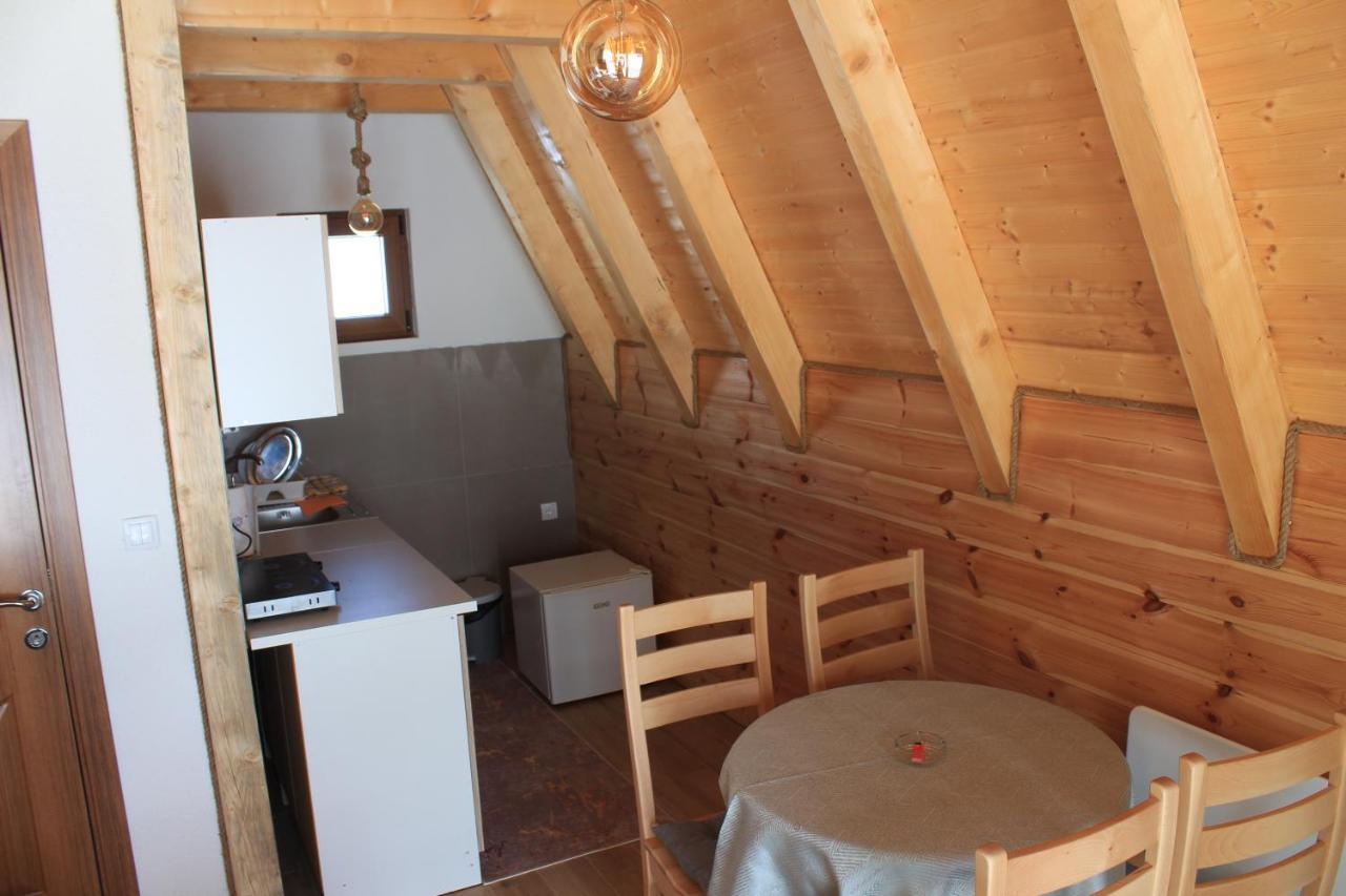 Three Houses Жабляк Экстерьер фото