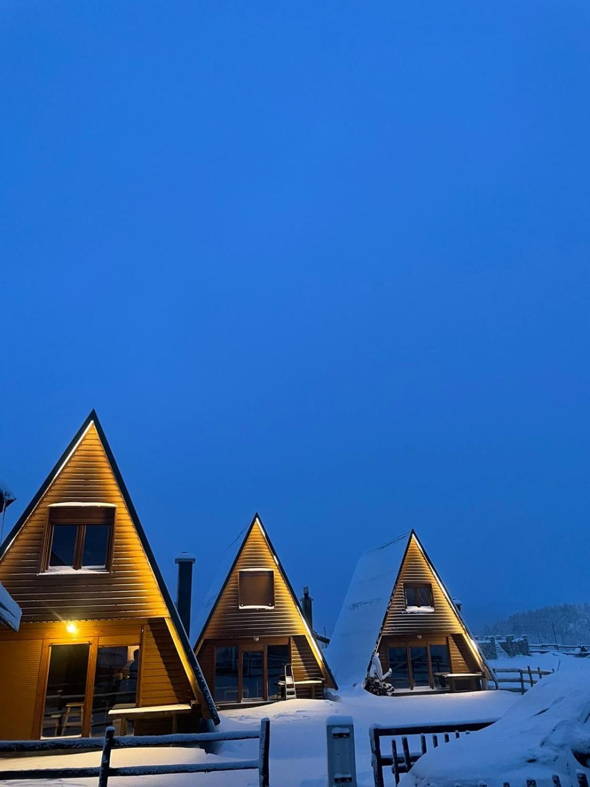Three Houses Жабляк Экстерьер фото