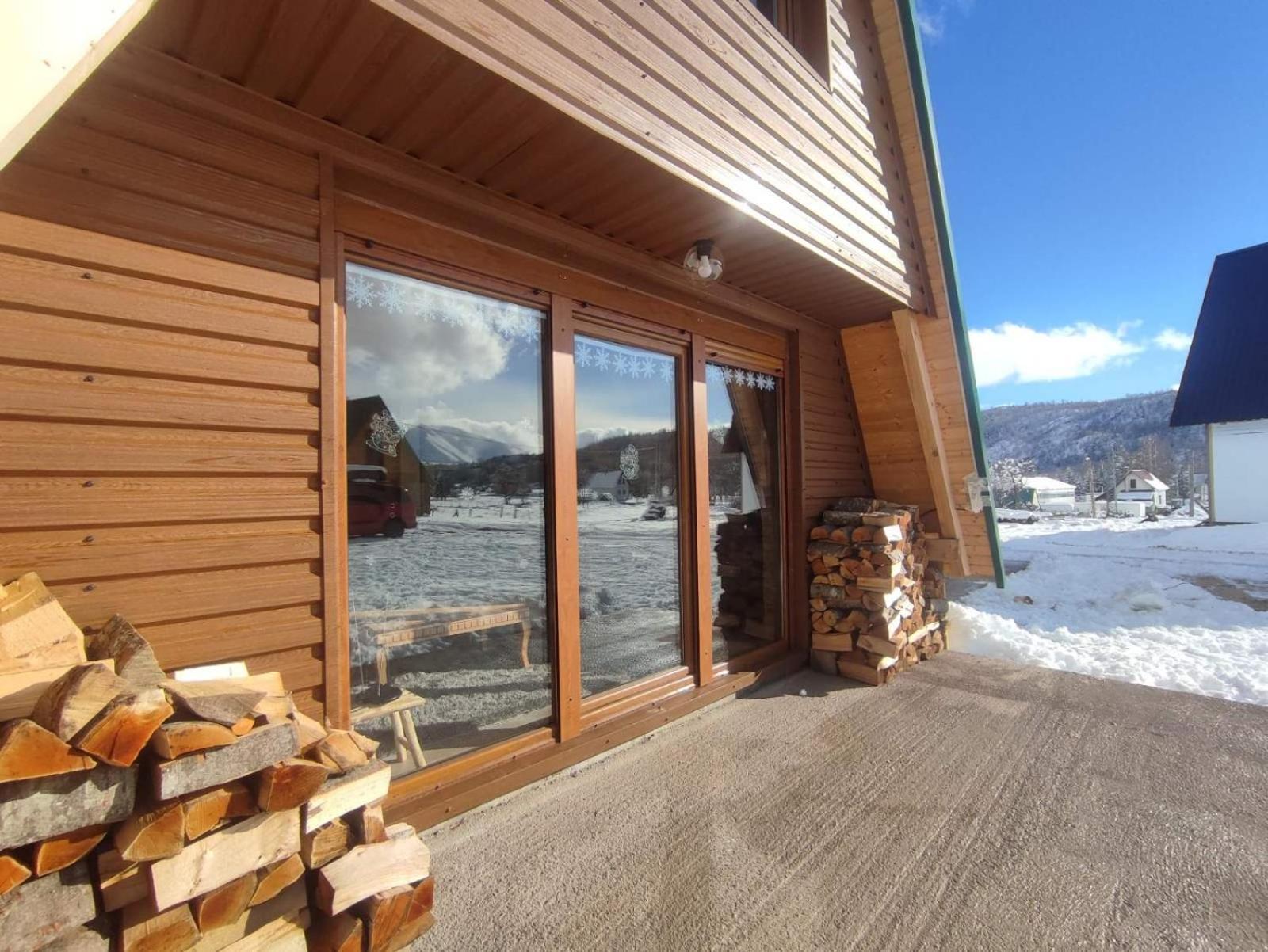 Three Houses Жабляк Экстерьер фото